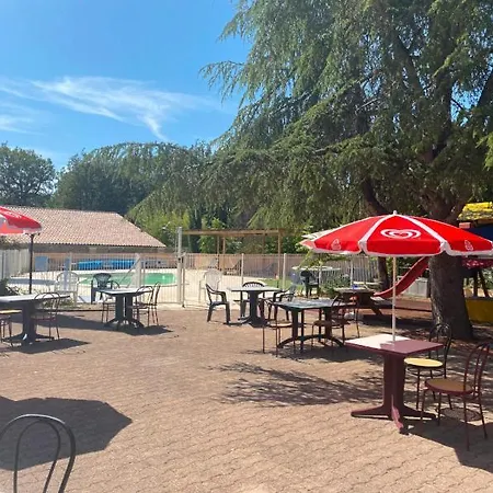 Le Faucon D'or Parque de Campismo