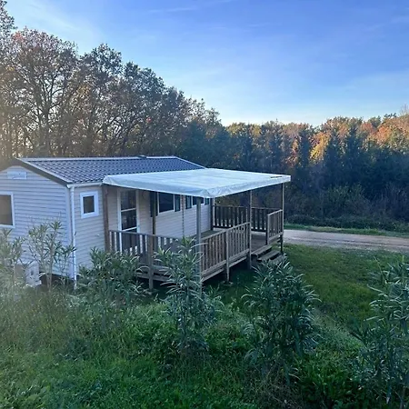 Le Faucon D'or Parque de Campismo