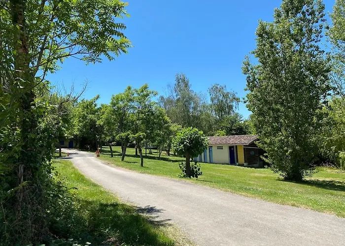 Le Faucon D'or Camping